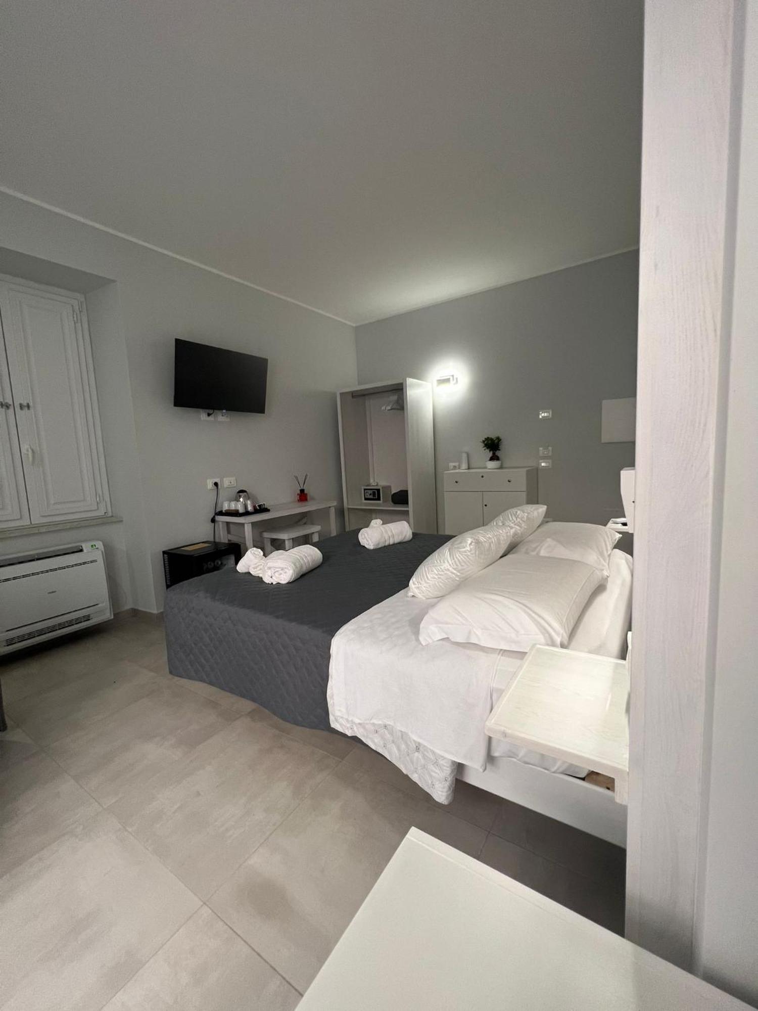 Don Ugo Luxury Rooms 트로페아 외부 사진